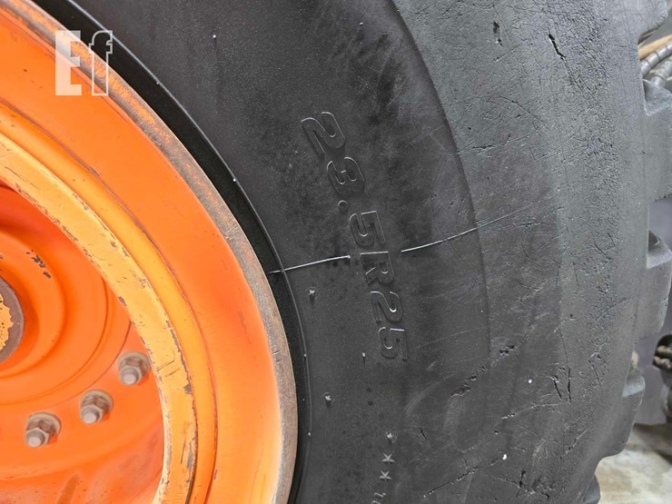 2017-doosan-dl300-5-image-32