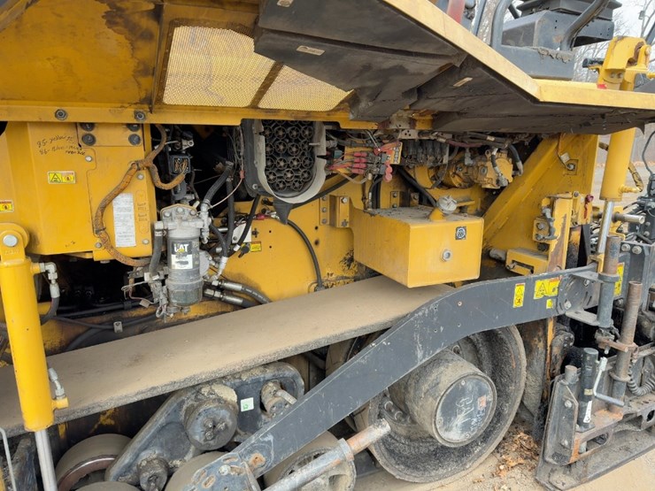 2013-caterpillar-ap-1055e-image-14