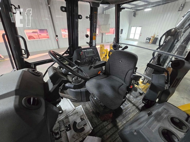 2023-deere-320-p-tier-image-13