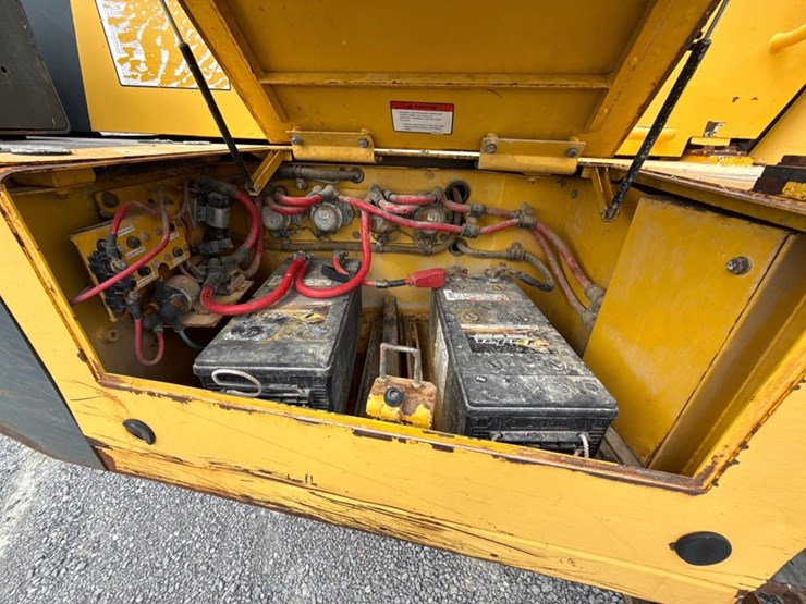 2007-komatsu-hm400-2-image-11