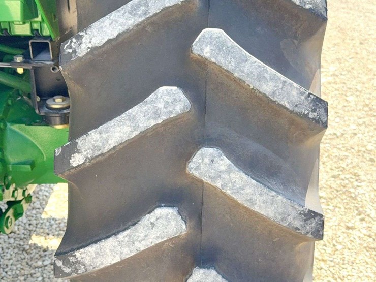 2004-john-deere-7320-image-26