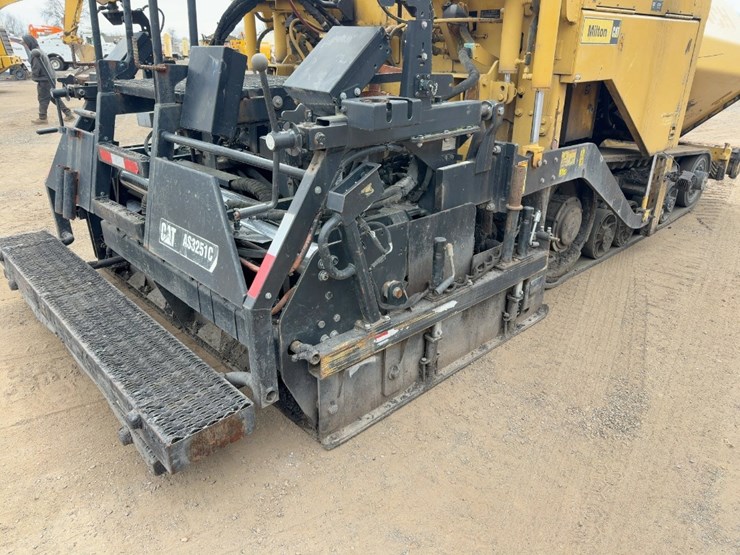 2010-caterpillar-ap-555e-image-15
