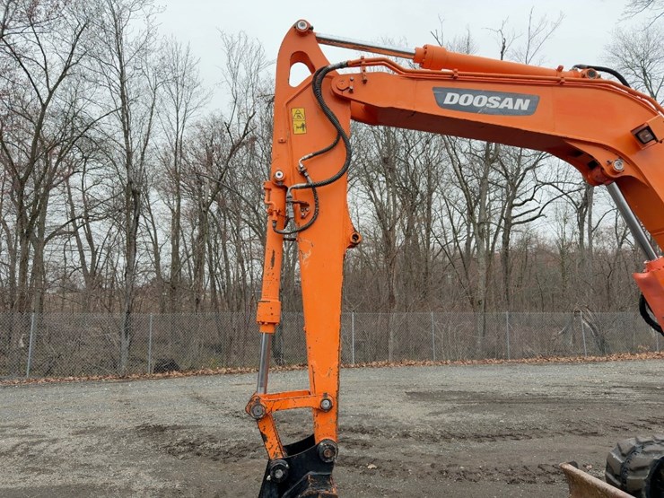 2019-doosan-dx85r-3-image-14