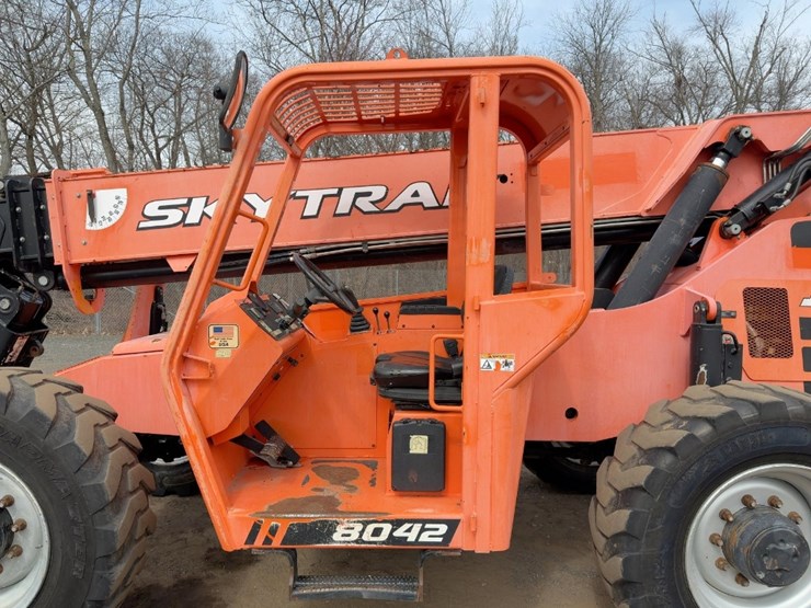 2018-sky-trak-8042-image-16