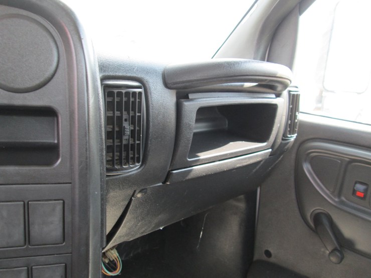 #46152-•-2005-chevrolet-s/a-single-cab-flatbed-truck-1gdg5c1e75f902740-image-34