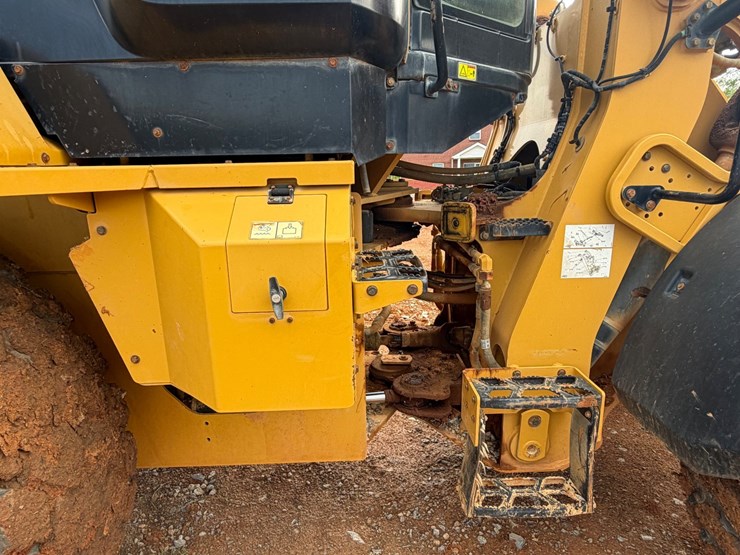 2016-caterpillar-926m-image-13