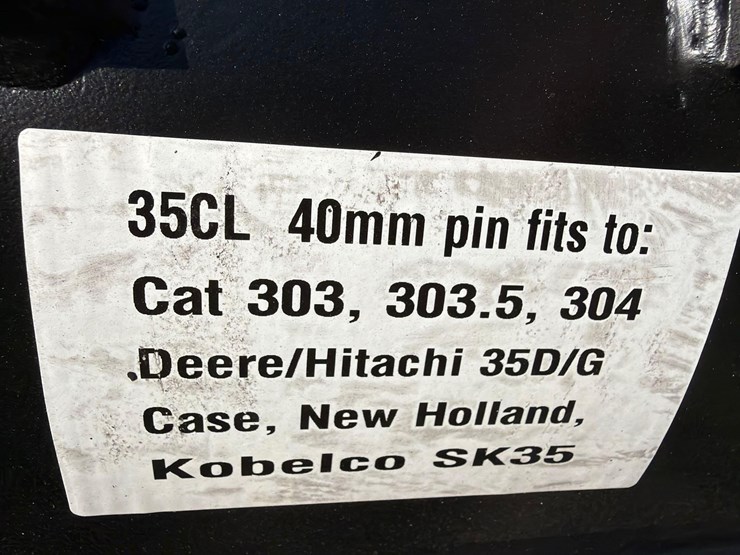 caterpillar-303-image-4