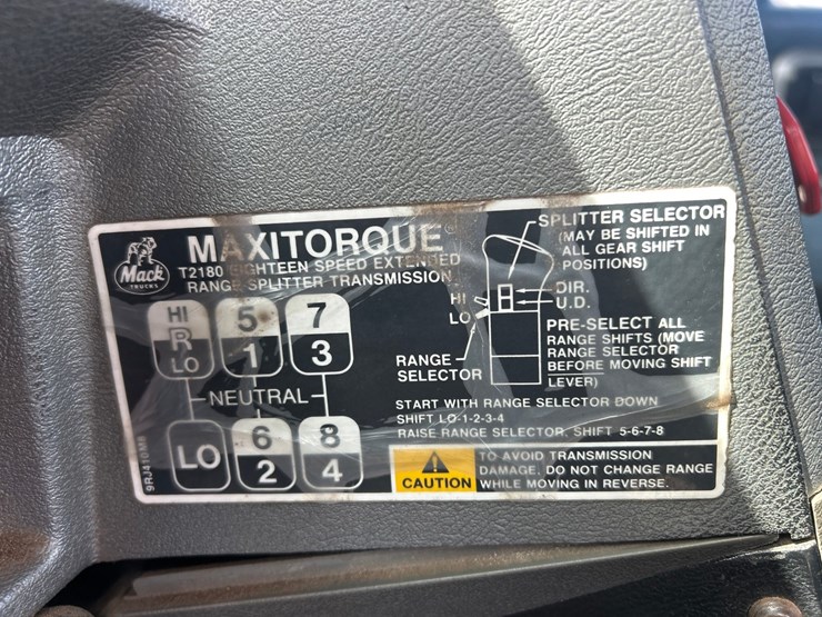 1999-mack-cl713-image-31