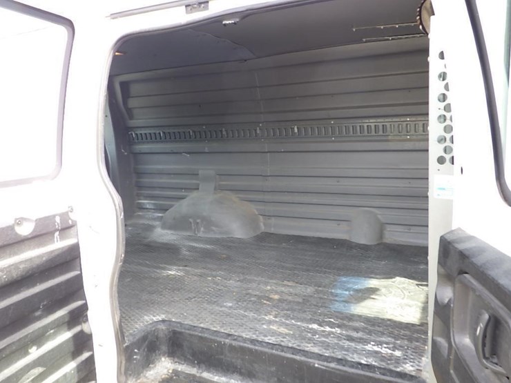 2003-chevrolet-3500-image-10