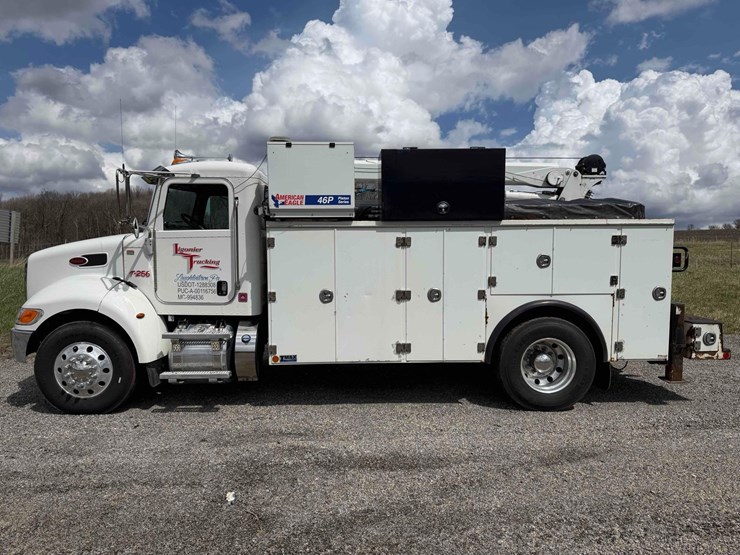 2019-peterbilt-337-image-1