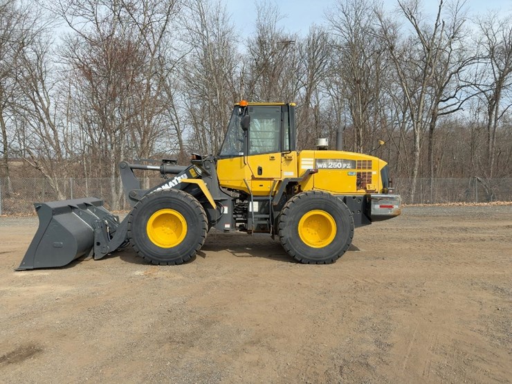 2013-komatsu-wa250pz-6-image-2