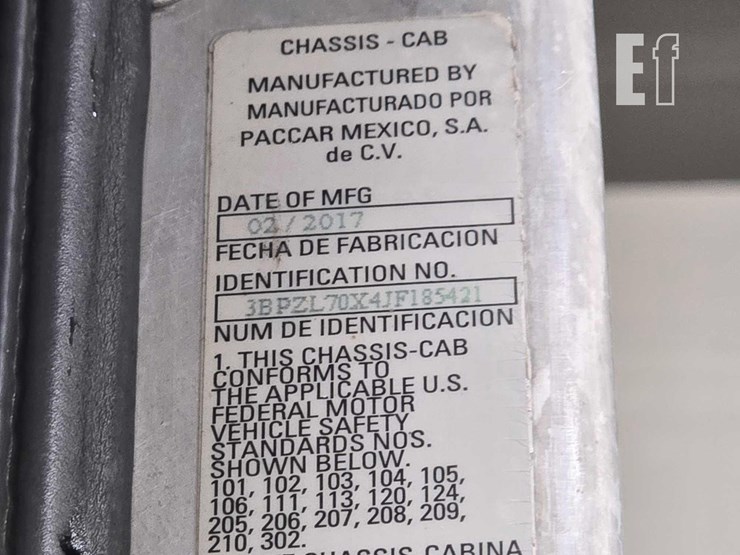 2018-peterbilt-320-image-43