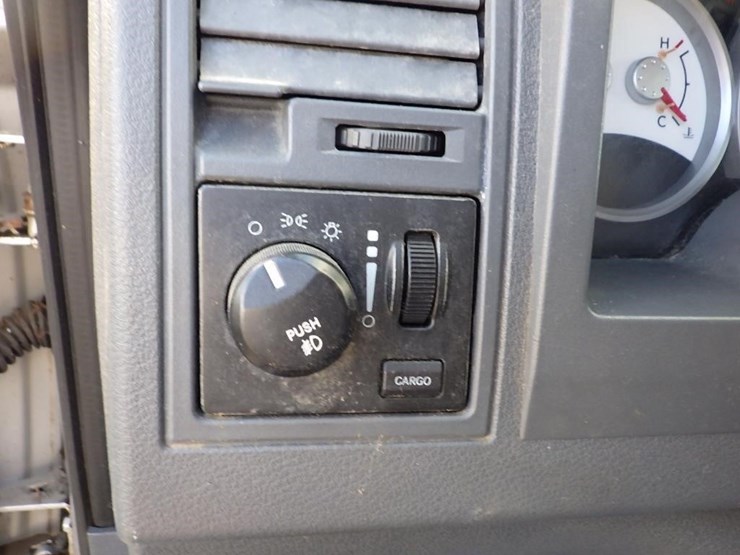 2005-dodge-dakota-image-30