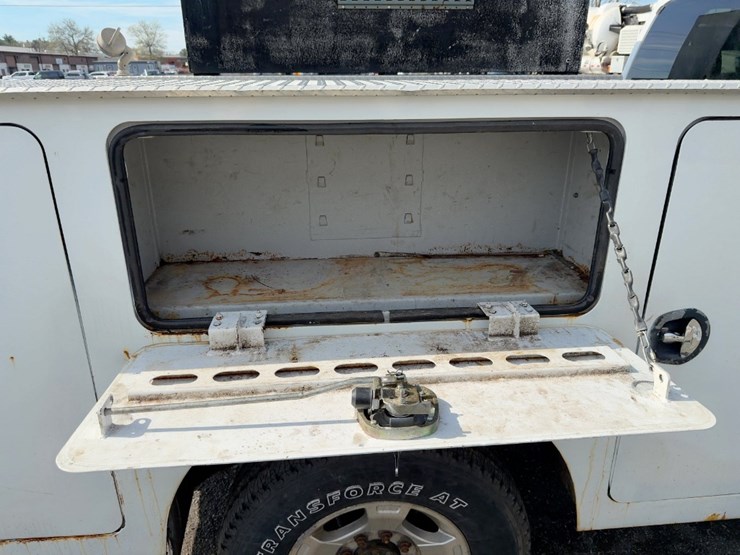 2010-ford-f350-xlt-image-18