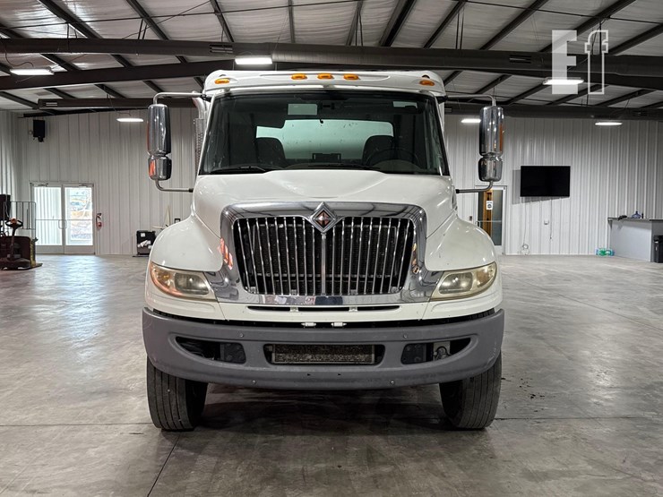 2014-international-durastar-4400-image-7