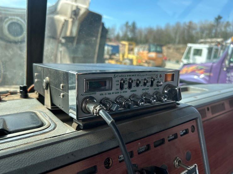 1999-mack-cl713-image-124