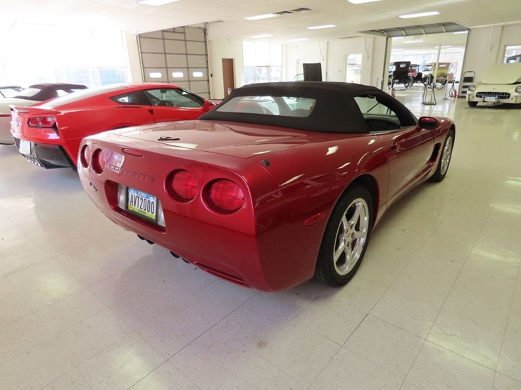 2000-chevrolet-corvette-roadster-image-28