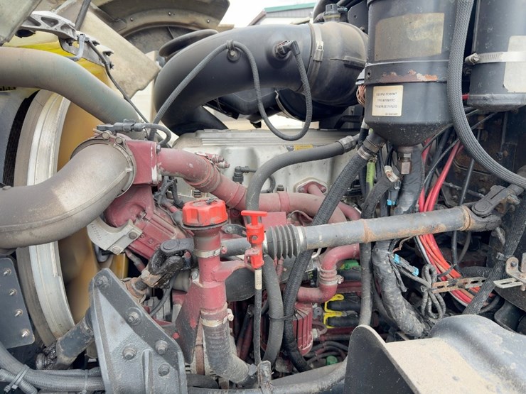 2010-mack-granite-gu713-image-12