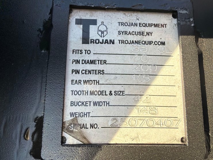 caterpillar-303-image-3