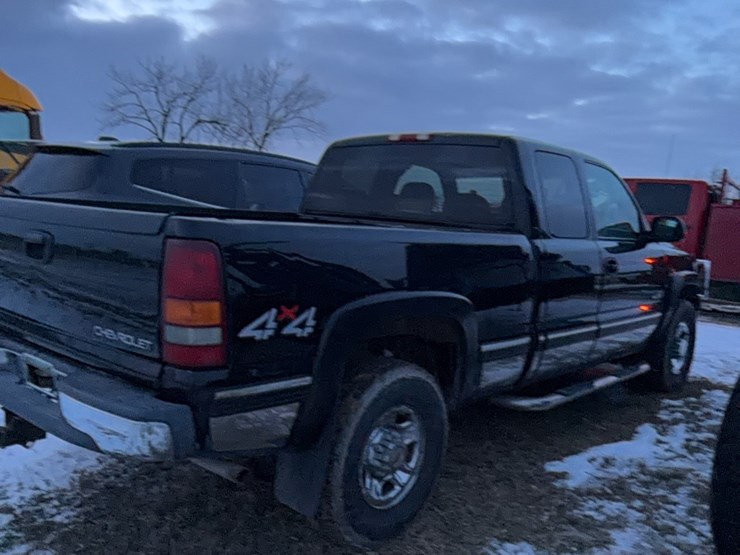 2001-chevrolet-2500-image-18