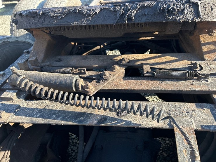 2002-massey-ferguson-8-image-28