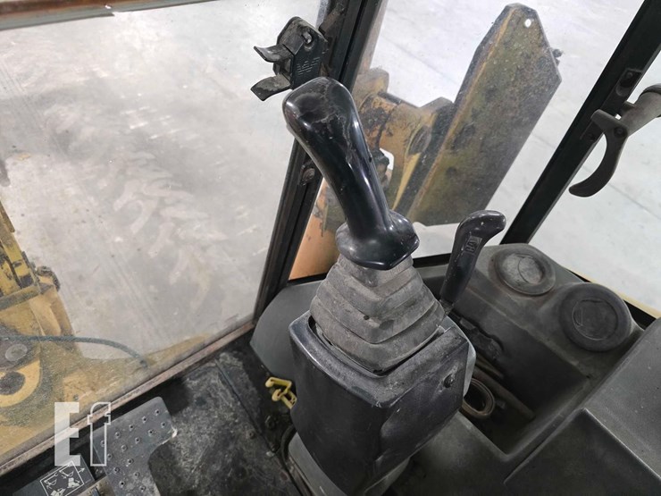 2003-caterpillar-420d-it-image-30