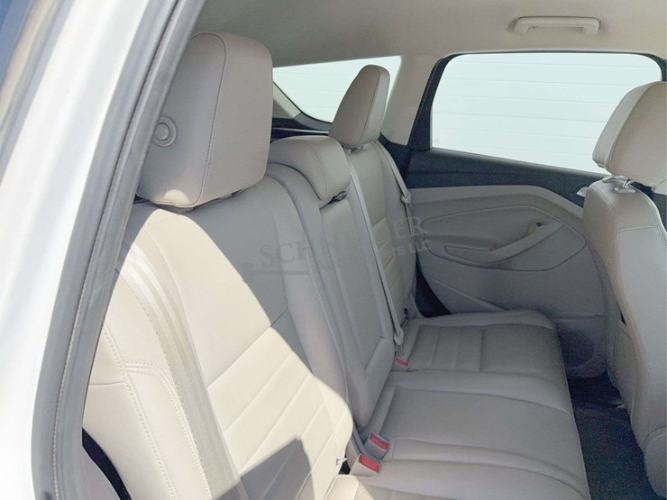 2014-ford-escape-titanium-image-36