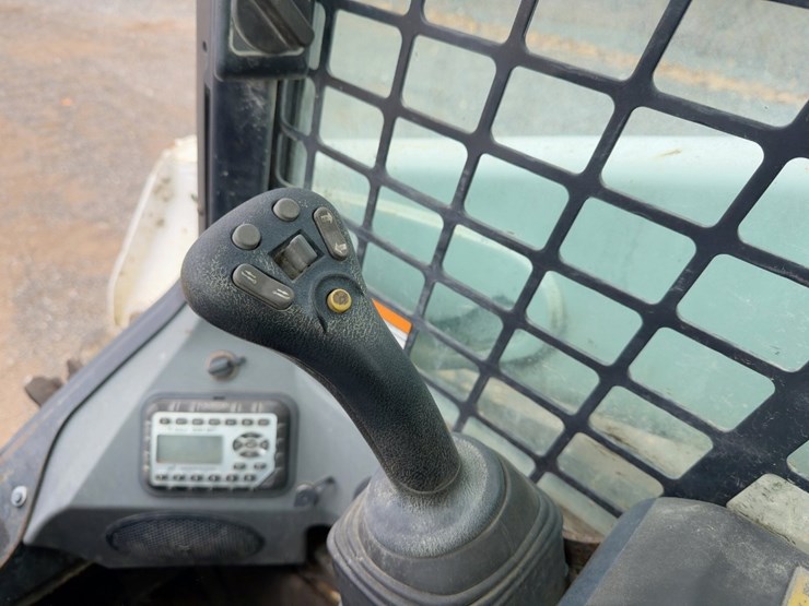 2019-bobcat-s570-image-18