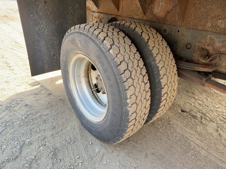 2002-isuzu-npr-hd-image-13