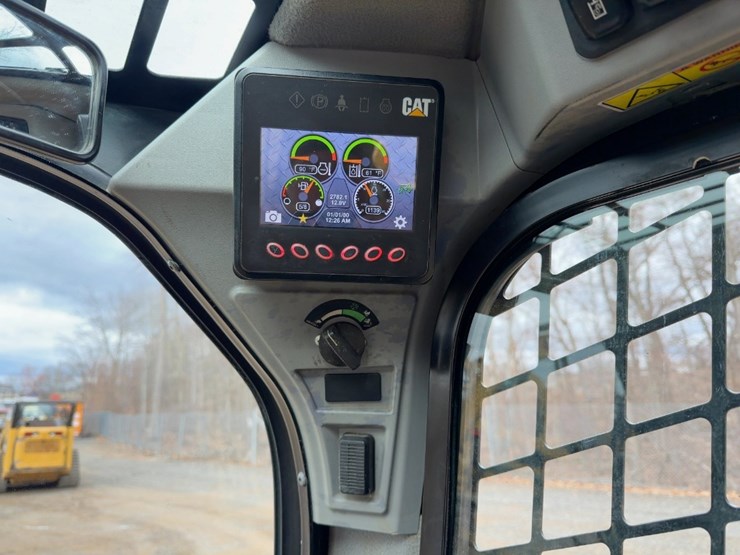 2021-caterpillar-259d3-image-26