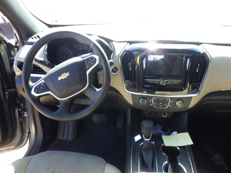 2023-chevrolet-traverse-image-9