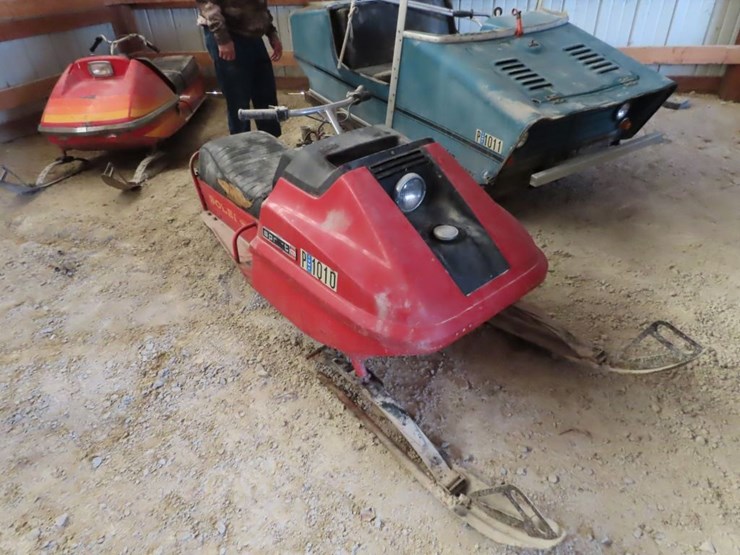 vintage-bolens-sprite-293-snowmobile-for-restore-or-parts-image-1