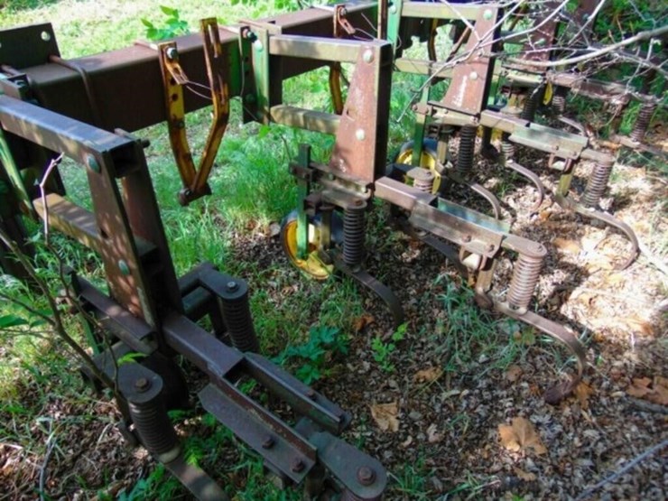 john-deere-825-image-1