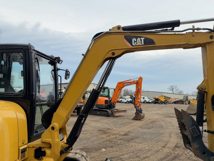 2017-caterpillar-305e2-cr-image-11