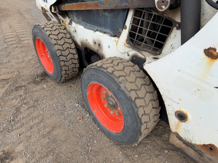 2019-bobcat-s570-image-12