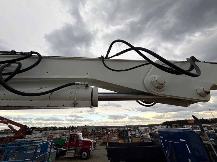 2010-massey-ferguson-8-image-67