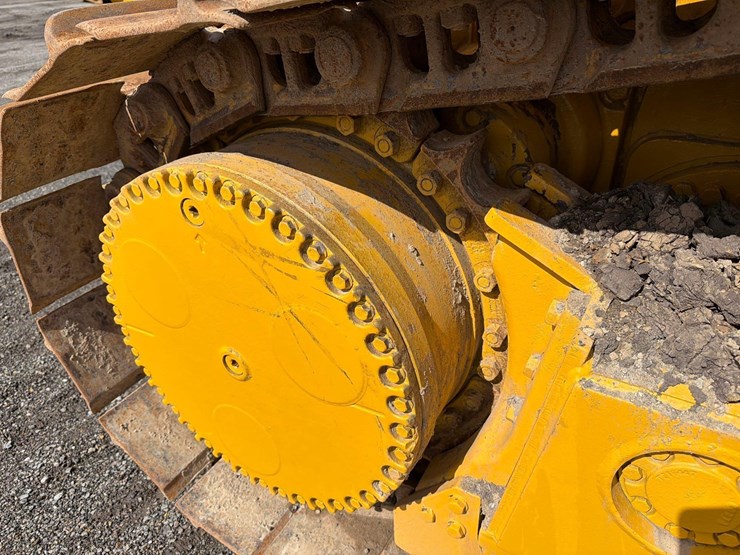 2019-deere-850k-lt-image-18