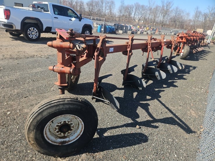 international-730-image-3