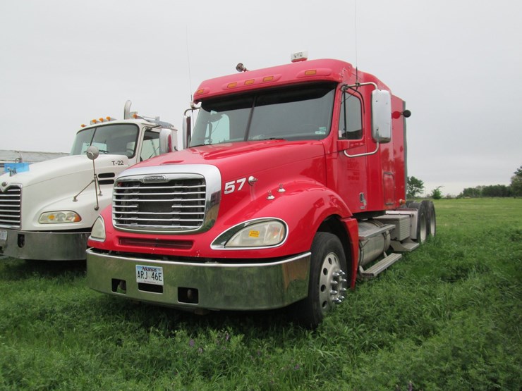 #46169-•-2007-freightliner-columbia-t/a-sleeper-truck-tractor-1fuja6cy07lx38975-image-1