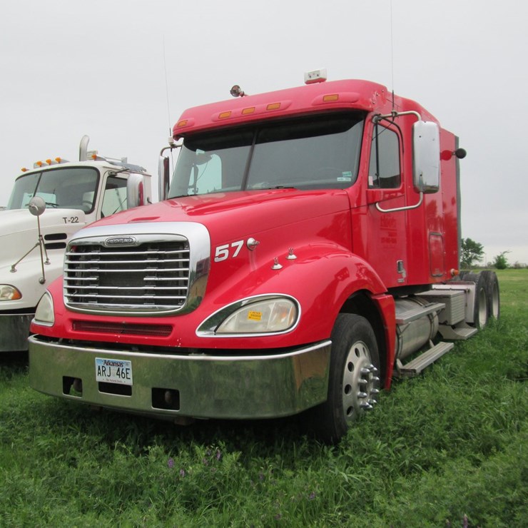#46169 • 2007 Freightliner Columbia T/A Sleeper Truck Tractor 1FUJA6CY07LX38975