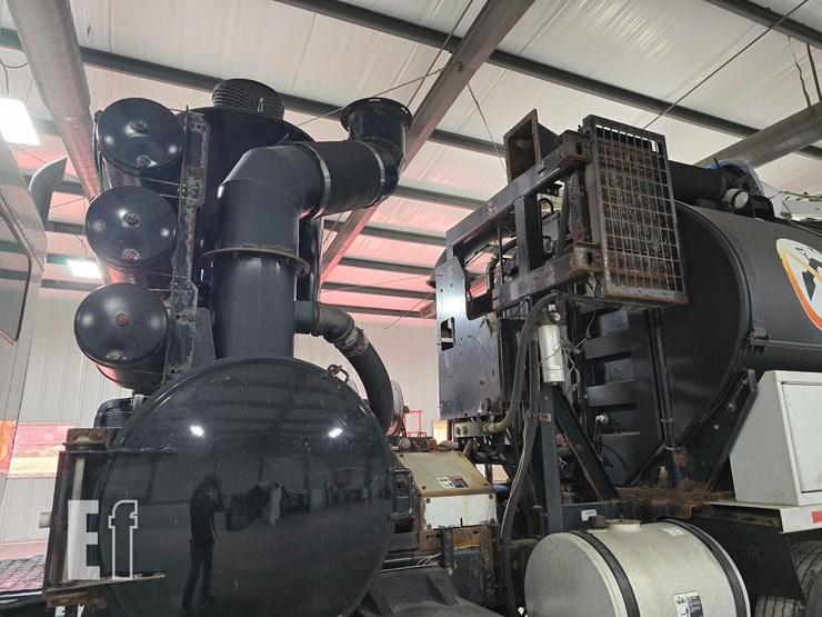 2014-kenworth-t800-image-19