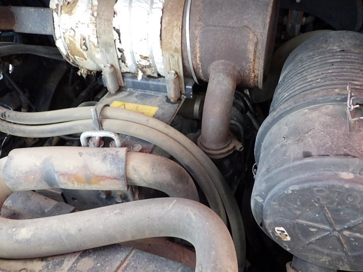 2012-kubota-svl75-image-12