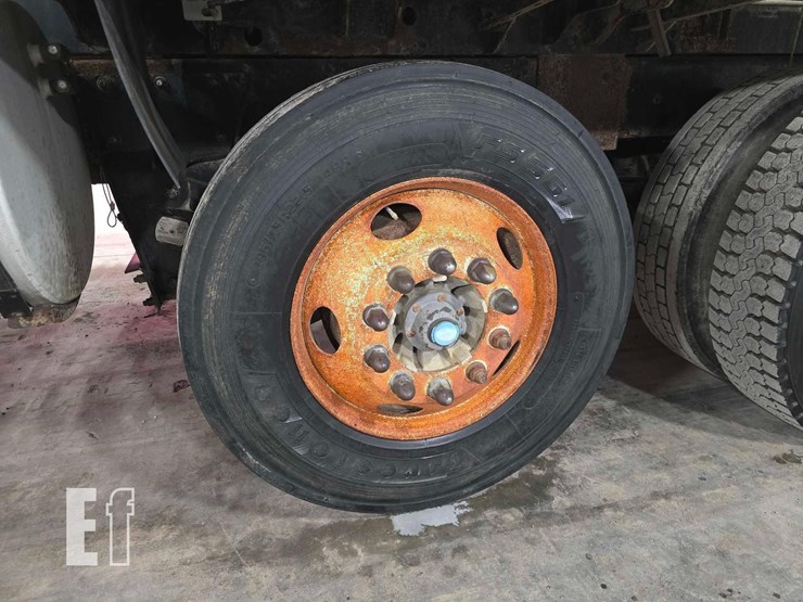 2014-kenworth-t800-image-34