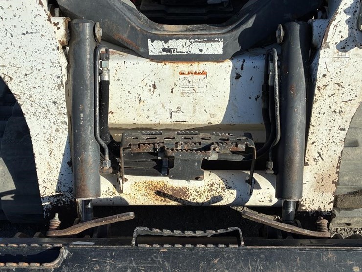 2018-bobcat-t740-image-8