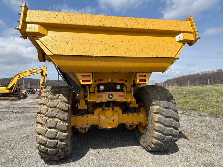 2024-deere-260p-image-7