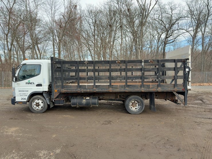 2014-mitsubishi-fuso-fe160-image-2