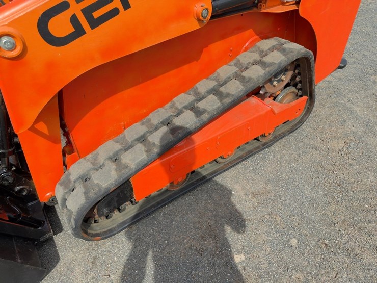 2021-gehl-rt105-image-16