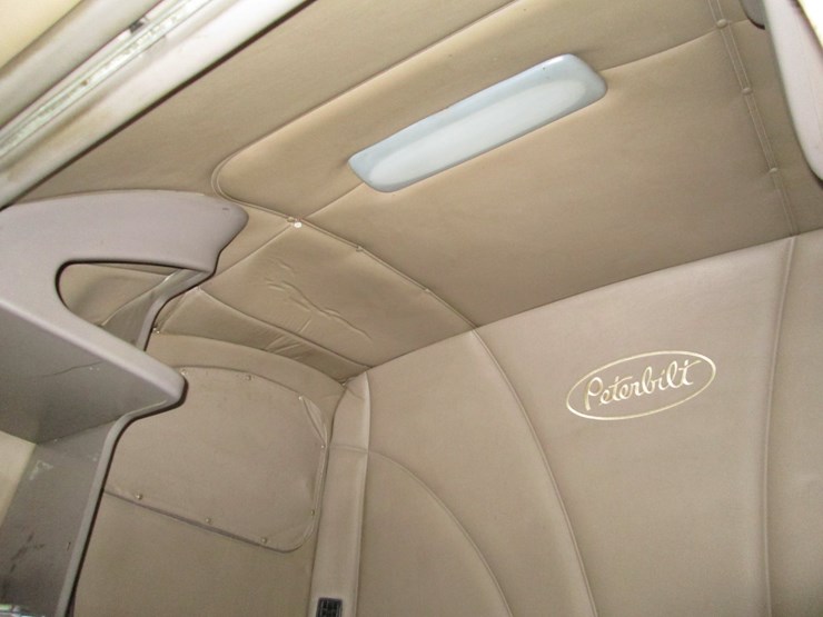 2008-peterbilt-387-image-37