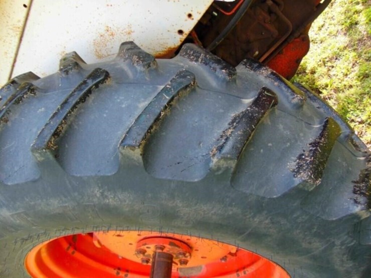 case-2090-tractor-image-7