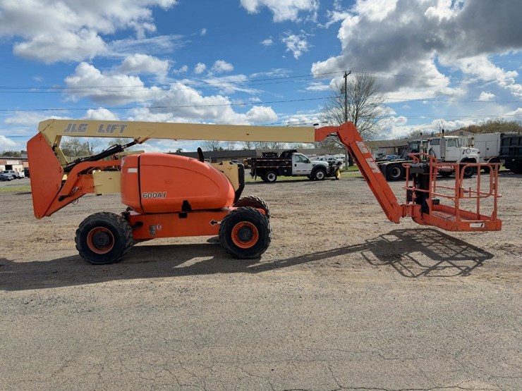 2003-jlg-600aj-image-6